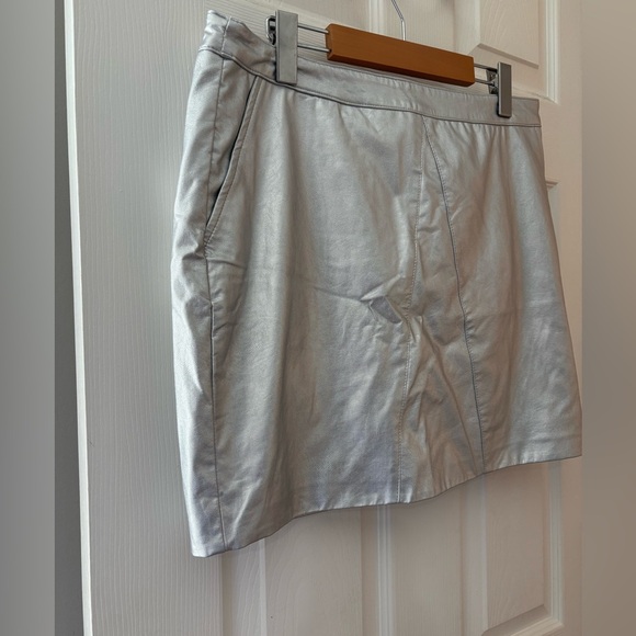 Bardot Revolve NWT metallic Alexis pu skirt silver size XL/12 - Picture 2 of 13